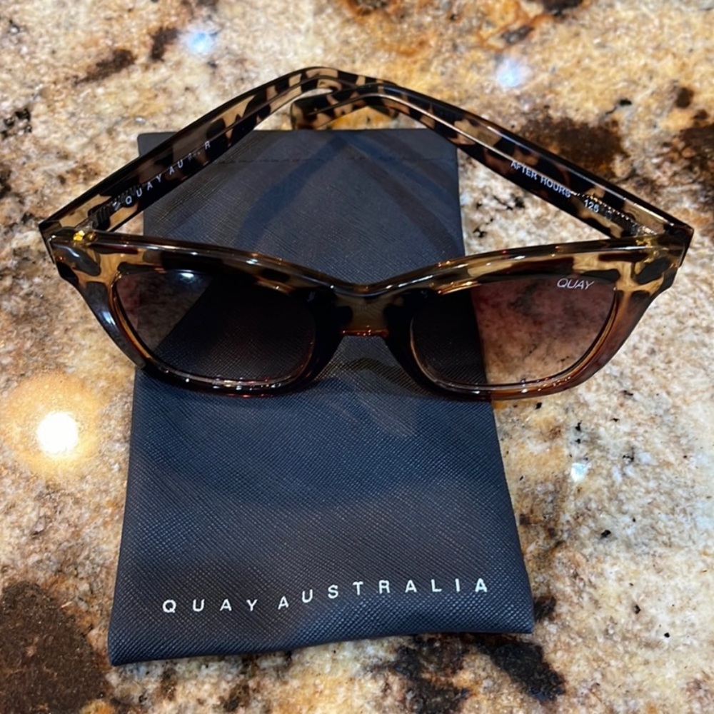 Quay sunglasses! Great condition